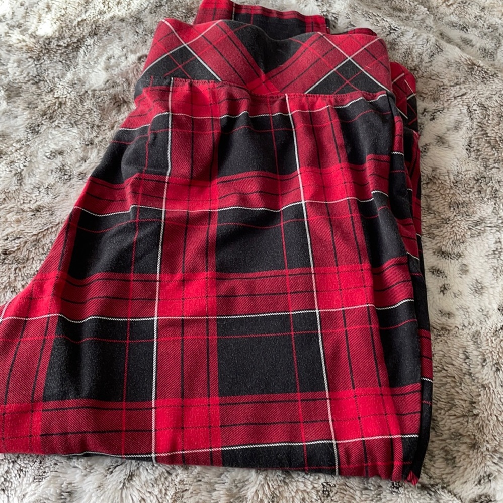 Plaid leggings.